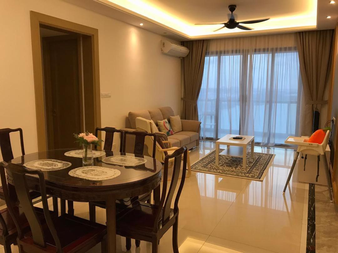 Jb Ciq-r&f Shopping Mall Apartment Johor Bahru